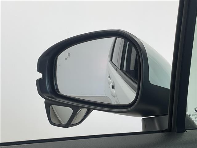 フリード ｅ：ＨＥＶエアー　ＥＸ　登録済未使用車　純正９インチナビ　Ｂカメラ　ＢＳＭ　ホンダセンシング　アダクティブクルーズコントロール　シートヒーター　純正アルミホイール　オートハイビーム　ＬＥＤヘッドライト　地デジＴＶ（30枚目）