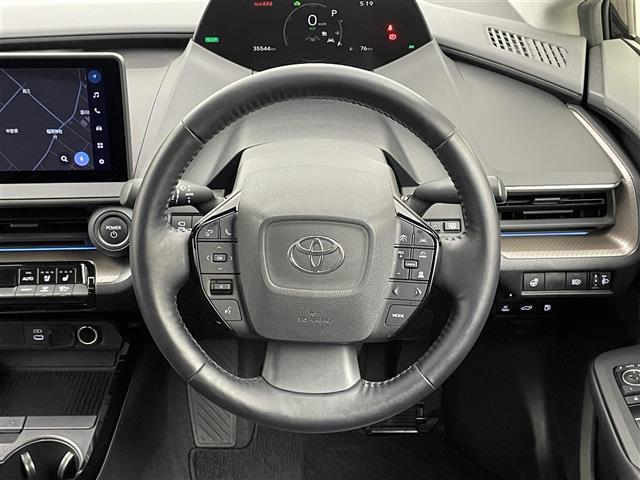 プリウス Ｚ　モデリスタエアロ　サンルーフ　純正１２．３インチディスプレイオーディオ　パノラミックビューモニター　ＢＳＭ　ビルトインＥＴＣ２．０　ドラレコ　レーダークルーズ　デジタルインナーミラーシートヒーター（12枚目）