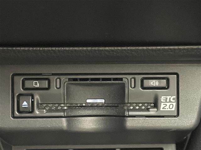 プリウス Ｚ　モデリスタエアロ　サンルーフ　純正１２．３インチディスプレイオーディオ　パノラミックビューモニター　ＢＳＭ　ビルトインＥＴＣ２．０　ドラレコ　レーダークルーズ　デジタルインナーミラーシートヒーター（18枚目）