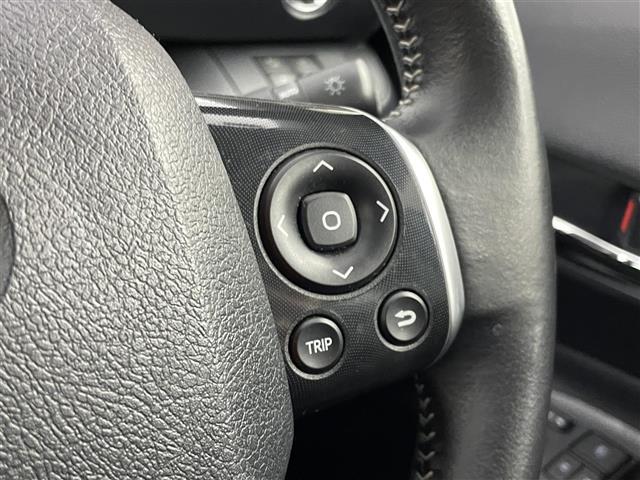 シエンタ Ｇ　クエロ　純正ナビ　パノラミックビューモニター　ＥＴＣ　前後ドライブレコーダー　セーフティセンス　ステアリングスイッチ　コーナーセンサー　プッシュスタート　スマートキー　オートハイビーム　ＬＥＤライト　地デジ（10枚目）