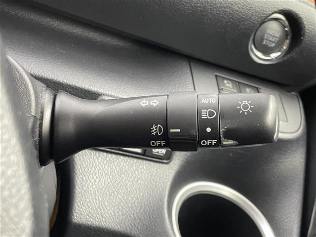 シエンタ Ｇ　クエロ　純正ナビ　パノラミックビューモニター　ＥＴＣ　前後ドライブレコーダー　セーフティセンス　ステアリングスイッチ　コーナーセンサー　プッシュスタート　スマートキー　オートハイビーム　ＬＥＤライト　地デジ（11枚目）