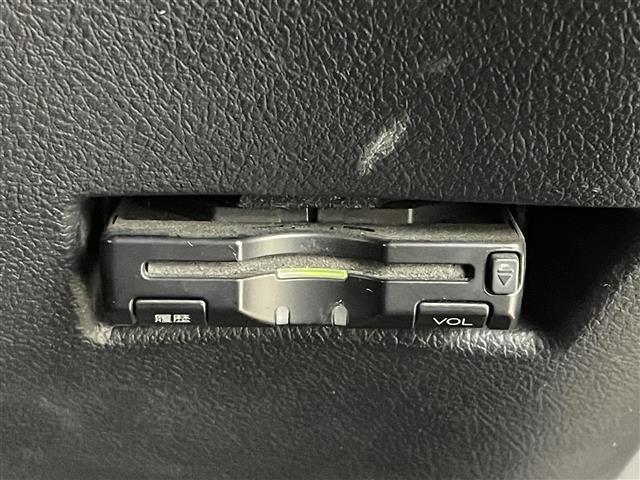 シエンタ Ｇ　クエロ　純正ナビ　パノラミックビューモニター　ＥＴＣ　前後ドライブレコーダー　セーフティセンス　ステアリングスイッチ　コーナーセンサー　プッシュスタート　スマートキー　オートハイビーム　ＬＥＤライト　地デジ（12枚目）