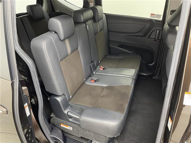 シエンタ Ｇ　クエロ　純正ナビ　パノラミックビューモニター　ＥＴＣ　前後ドライブレコーダー　セーフティセンス　ステアリングスイッチ　コーナーセンサー　プッシュスタート　スマートキー　オートハイビーム　ＬＥＤライト　地デジ（19枚目）