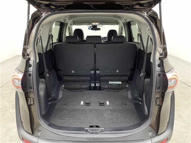 シエンタ Ｇ　クエロ　純正ナビ　パノラミックビューモニター　ＥＴＣ　前後ドライブレコーダー　セーフティセンス　ステアリングスイッチ　コーナーセンサー　プッシュスタート　スマートキー　オートハイビーム　ＬＥＤライト　地デジ（22枚目）