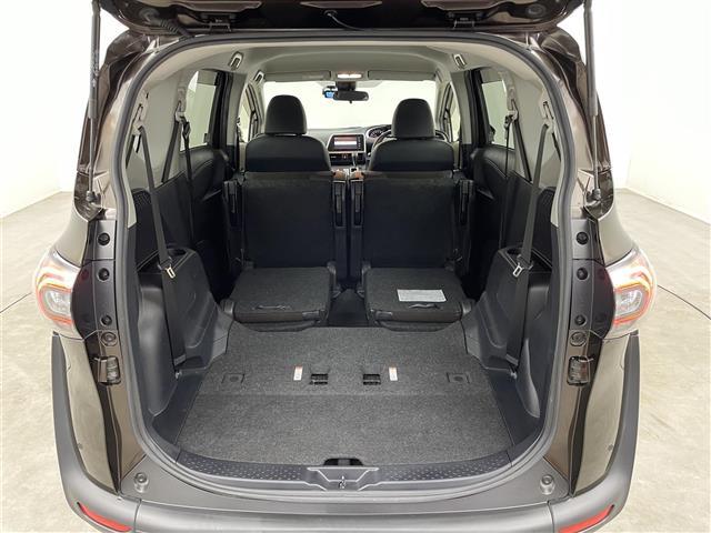 シエンタ Ｇ　クエロ　純正ナビ　パノラミックビューモニター　ＥＴＣ　前後ドライブレコーダー　セーフティセンス　ステアリングスイッチ　コーナーセンサー　プッシュスタート　スマートキー　オートハイビーム　ＬＥＤライト　地デジ（23枚目）