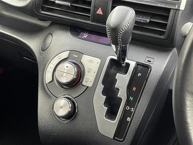 シエンタ Ｇ　クエロ　純正ナビ　パノラミックビューモニター　ＥＴＣ　前後ドライブレコーダー　セーフティセンス　ステアリングスイッチ　コーナーセンサー　プッシュスタート　スマートキー　オートハイビーム　ＬＥＤライト　地デジ（26枚目）