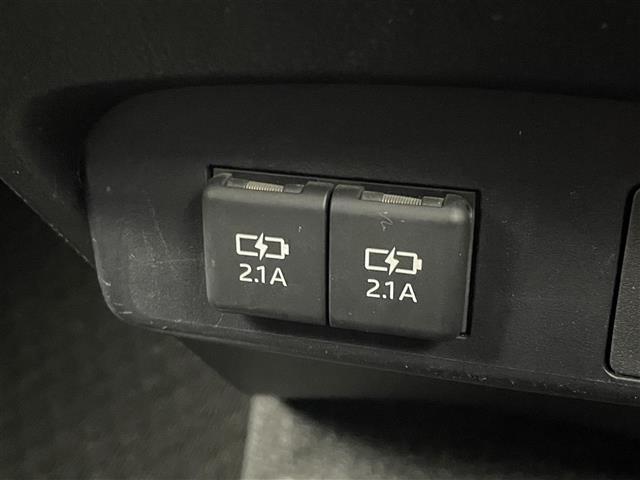 シエンタ Ｇ　クエロ　純正ナビ　パノラミックビューモニター　ＥＴＣ　前後ドライブレコーダー　セーフティセンス　ステアリングスイッチ　コーナーセンサー　プッシュスタート　スマートキー　オートハイビーム　ＬＥＤライト　地デジ（28枚目）