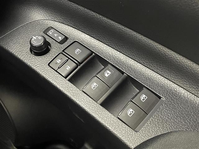 シエンタ Ｇ　クエロ　純正ナビ　パノラミックビューモニター　ＥＴＣ　前後ドライブレコーダー　セーフティセンス　ステアリングスイッチ　コーナーセンサー　プッシュスタート　スマートキー　オートハイビーム　ＬＥＤライト　地デジ（31枚目）