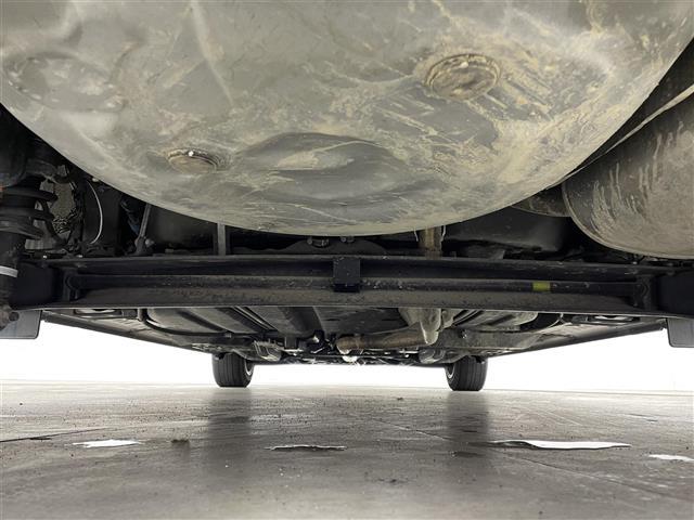 シエンタ Ｇ　クエロ　純正ナビ　パノラミックビューモニター　ＥＴＣ　前後ドライブレコーダー　セーフティセンス　ステアリングスイッチ　コーナーセンサー　プッシュスタート　スマートキー　オートハイビーム　ＬＥＤライト　地デジ（35枚目）