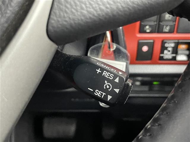 ヴォクシー ＺＳ　純正１０インチナビ　フリップダウンモニター　バックカメラ　ビルトインＥＴＣ　前後ドライブレコーダー　セーフティセンス　クルーズコントロール　純正アルミホイール　オートハイビーム　ＬＥＤライト　地デジ（12枚目）