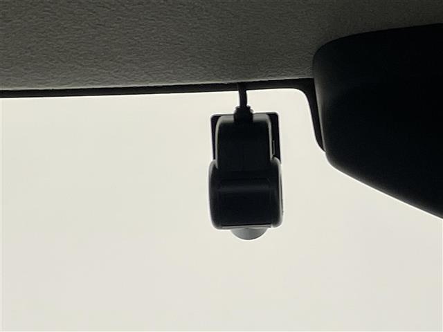 スペーシアカスタム ハイブリッドＸＳ　純正９インチナビ　全方位モニター　ＨＵＤ　ＥＴＣ前後ドライブレコーダー　セーフティサポート　アダプティブクルーズコントロール　シートヒーター　ステアリングヒーター　ＨＤＭＩ　オートハイビーム　ＬＥＤ（8枚目）