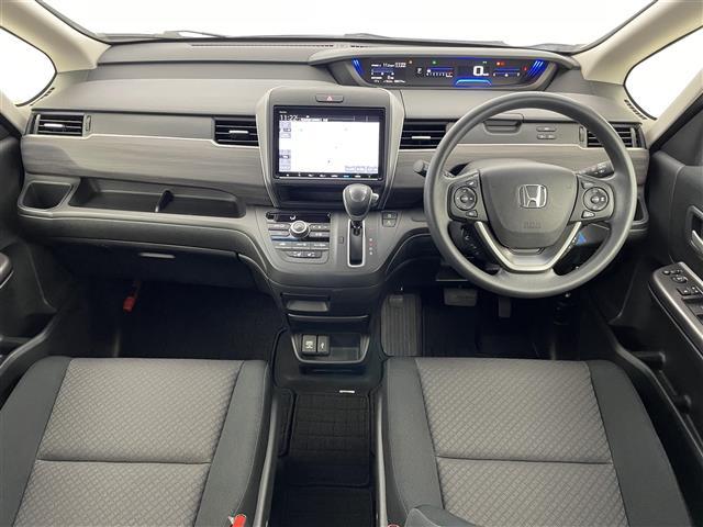 フリード Ｇブラックスタイル　ホンダセンシング　純正９インチナビ　バックカメラ　ビルトインＥＴＣ２．０　前後ドライブレコーダ―　アダプティブクルーズコントロール　シートヒーター　純正アルミホイール　オートライト　ＬＥＤヘッドライト（2枚目）