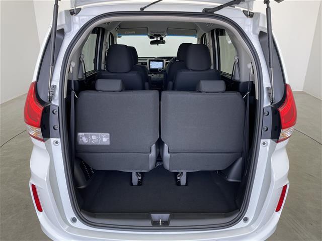 フリード Ｇブラックスタイル　ホンダセンシング　純正９インチナビ　バックカメラ　ビルトインＥＴＣ２．０　前後ドライブレコーダ―　アダプティブクルーズコントロール　シートヒーター　純正アルミホイール　オートライト　ＬＥＤヘッドライト（23枚目）