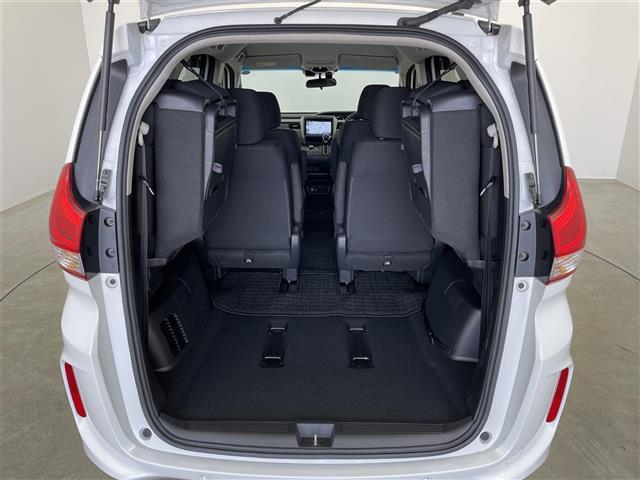 フリード Ｇブラックスタイル　ホンダセンシング　純正９インチナビ　バックカメラ　ビルトインＥＴＣ２．０　前後ドライブレコーダ―　アダプティブクルーズコントロール　シートヒーター　純正アルミホイール　オートライト　ＬＥＤヘッドライト（24枚目）