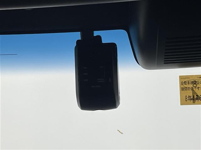 N-BOXカスタム Lターボ スタイル+ブラック 純正9インチナビ バックカメラ ビルトインETC 前後ドライブレコーダー ホンダセンシング アダプティブクルーズコントロール シートヒーター 純正アルミホイール オートライト LEDヘッドライト TV(16枚目)