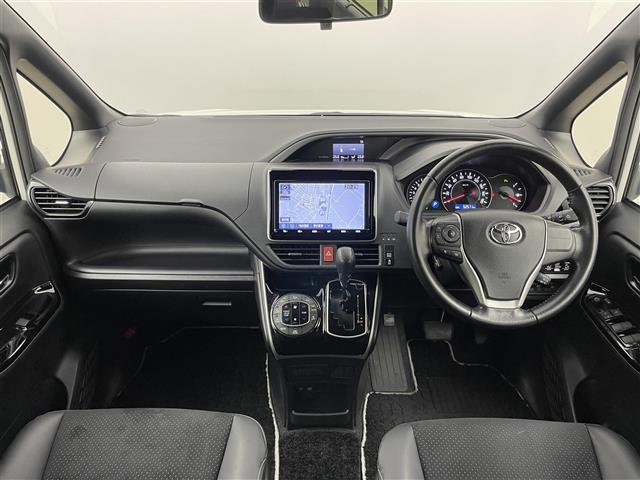 ヴォクシー ZS 煌III 純正9インチナビ フリップダウンモニター バックカメラ ビルトインETC セーフティセンス クルーズコントロール 純正アルミホイール スマートキー オートハイビーム LEDヘッドライト 地デジフルセグ(2枚目)