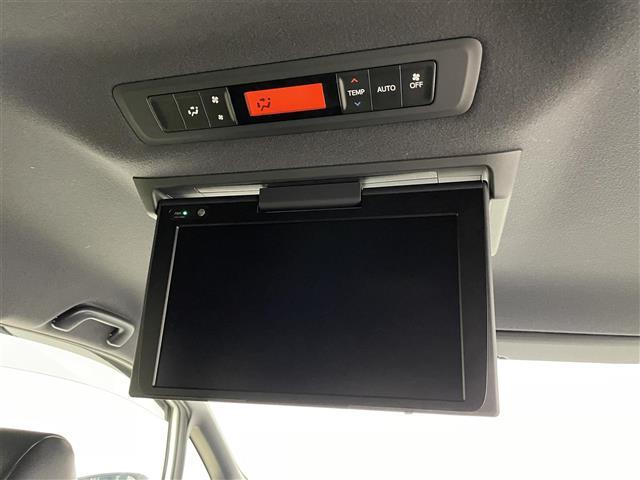 ヴォクシー ZS 煌III 純正9インチナビ フリップダウンモニター バックカメラ ビルトインETC セーフティセンス クルーズコントロール 純正アルミホイール スマートキー オートハイビーム LEDヘッドライト 地デジフルセグ(3枚目)