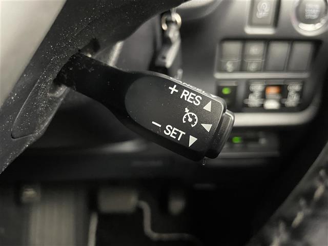 ヴォクシー ZS 煌III 純正9インチナビ フリップダウンモニター バックカメラ ビルトインETC セーフティセンス クルーズコントロール 純正アルミホイール スマートキー オートハイビーム LEDヘッドライト 地デジフルセグ(12枚目)