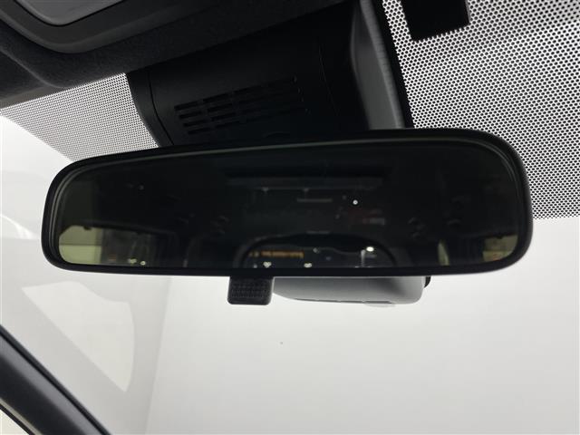 ヴォクシー ZS 煌III 純正9インチナビ フリップダウンモニター バックカメラ ビルトインETC セーフティセンス クルーズコントロール 純正アルミホイール スマートキー オートハイビーム LEDヘッドライト 地デジフルセグ(24枚目)