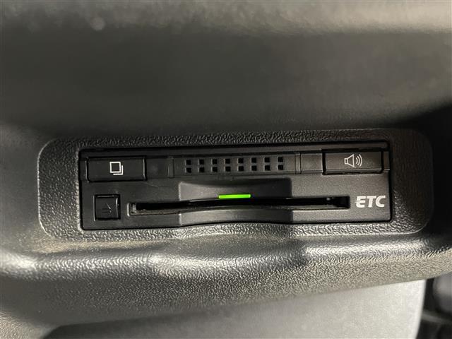 ハイエースバン ロングスーパーGL モデリスタエアロ 純正ナビ バックカメラ ビルトインETC ドライブレコーダー 両側スライドドア 社外アルミホイール フロアマット プッシュスタート リモコンキー オートライト 地デジフルセグ(7枚目)