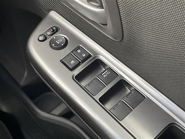 フリードハイブリッド ハイブリッド・Gホンダセンシング 純正9インチナビ フリップダウンモニター バックカメラ ビルトインETC 前後ドライブレコーダー アダプティブクルーズコントロール シートヒーター 純正アルミホイール オートライト LED 地デジTV(19枚目)