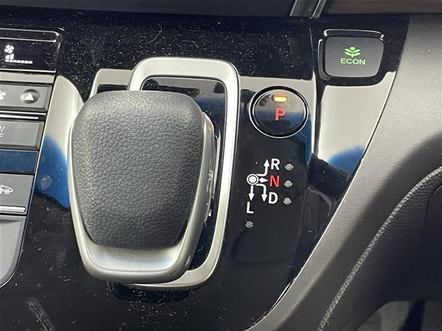 フリードハイブリッド ハイブリッド・Gホンダセンシング 純正9インチナビ フリップダウンモニター バックカメラ ビルトインETC 前後ドライブレコーダー アダプティブクルーズコントロール シートヒーター 純正アルミホイール オートライト LED 地デジTV(20枚目)