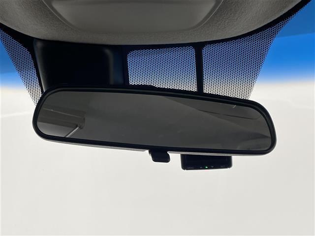 フリードハイブリッド ハイブリッド・Gホンダセンシング 純正9インチナビ フリップダウンモニター バックカメラ ビルトインETC 前後ドライブレコーダー アダプティブクルーズコントロール シートヒーター 純正アルミホイール オートライト LED 地デジTV(24枚目)