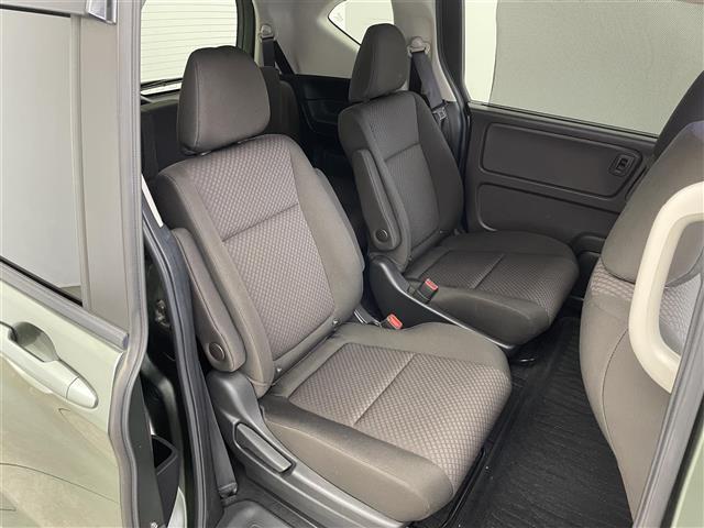 フリードハイブリッド ハイブリッド・Gホンダセンシング 純正9インチナビ フリップダウンモニター バックカメラ ビルトインETC 前後ドライブレコーダー アダプティブクルーズコントロール シートヒーター 純正アルミホイール オートライト LED 地デジTV(27枚目)