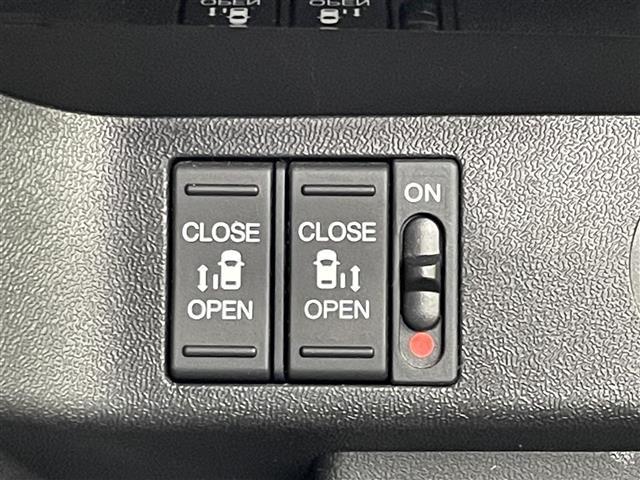 ステップワゴンスパーダ スパーダ ホンダセンシング 純正9インチナビ フリップダウンモニター バックカメラ ビルトインETC2.0 アダプティブクルーズコントロール ホンダセンシング 純正アルミホイール オートライト LEDヘッドライト 地デジTV(18枚目)