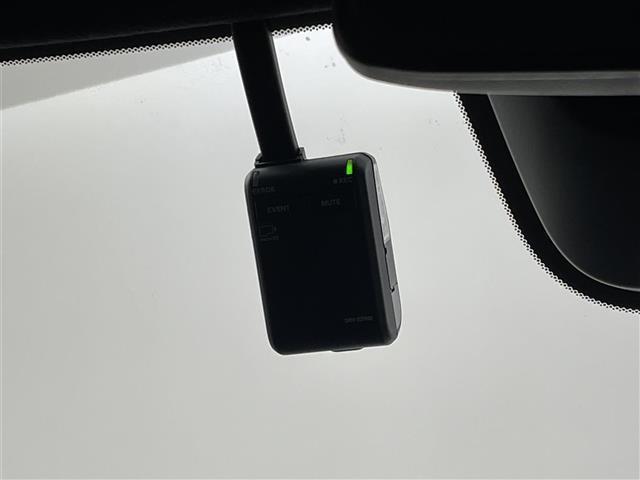 ステップワゴン e:HEVスパーダ プレミアムライン 純正11.4インチナビ マルチビュー BSM ビルトインETC 前後ドライブレコーダー ホンダセンシング アダプティブクルーズコントロール シートヒーター 純正アルミホイール オートライト LED(8枚目)