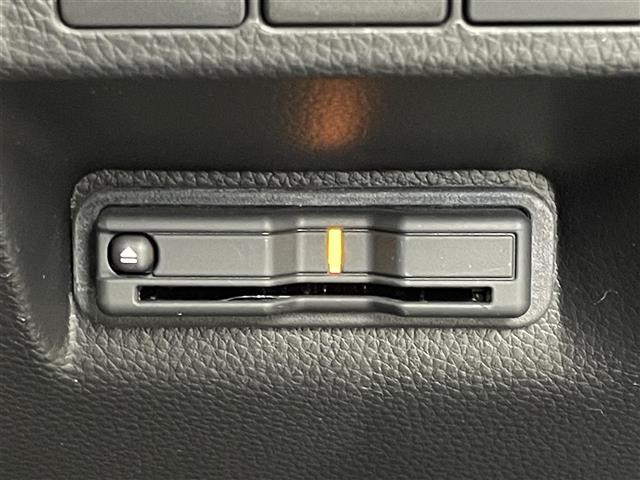 ステップワゴン e:HEVスパーダ プレミアムライン 純正11.4インチナビ マルチビュー BSM ビルトインETC 前後ドライブレコーダー ホンダセンシング アダプティブクルーズコントロール シートヒーター 純正アルミホイール オートライト LED(17枚目)