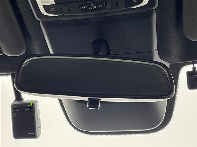 ステップワゴン e:HEVスパーダ プレミアムライン 純正11.4インチナビ マルチビュー BSM ビルトインETC 前後ドライブレコーダー ホンダセンシング アダプティブクルーズコントロール シートヒーター 純正アルミホイール オートライト LED(25枚目)