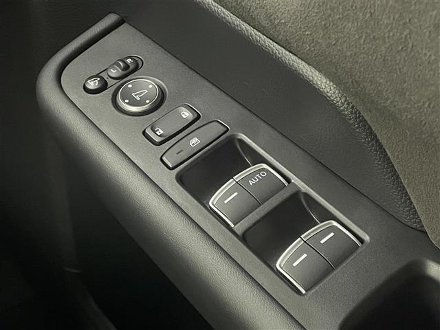 ステップワゴン e:HEVスパーダ プレミアムライン 純正11.4インチナビ マルチビュー BSM ビルトインETC 前後ドライブレコーダー ホンダセンシング アダプティブクルーズコントロール シートヒーター 純正アルミホイール オートライト LED(31枚目)