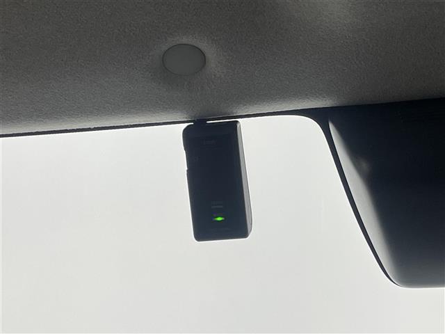 タンク カスタムＧ　スマートアシスト３　純正ナビ　バックカメラ　ビルトインＥＴＣ　ドライブレコーダー　クルーズコントロール　ステアリングスイッチ　純正アルミホイール　スマートキー　オートハイビーム　ＬＥＤライト　地デジ（7枚目）