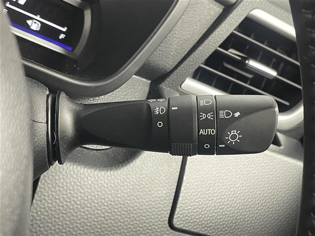 タンク カスタムＧ　スマートアシスト３　純正ナビ　バックカメラ　ビルトインＥＴＣ　ドライブレコーダー　クルーズコントロール　ステアリングスイッチ　純正アルミホイール　スマートキー　オートハイビーム　ＬＥＤライト　地デジ（14枚目）