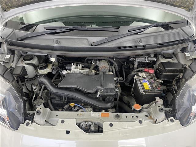 タンク カスタムＧ　スマートアシスト３　純正ナビ　バックカメラ　ビルトインＥＴＣ　ドライブレコーダー　クルーズコントロール　ステアリングスイッチ　純正アルミホイール　スマートキー　オートハイビーム　ＬＥＤライト　地デジ（33枚目）