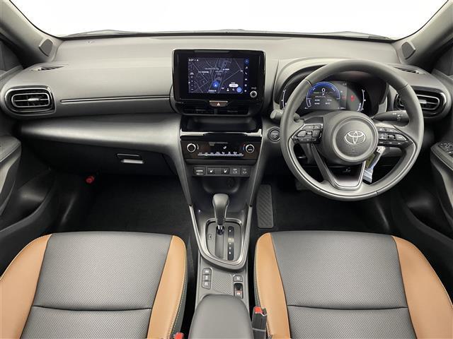 ヤリスクロス ハイブリッドZ アドベンチャー 登録済未使用車 純正ナビ パノラミックビューモニター BSM ビルトインETC2.0 セーフティセンス レーダークルーズコントロール シートヒーター ステアリングヒーター HDMI オートハイビーム(2枚目)