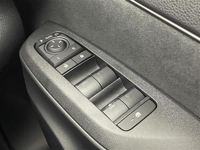 ヤリスクロス ハイブリッドZ アドベンチャー 登録済未使用車 純正ナビ パノラミックビューモニター BSM ビルトインETC2.0 セーフティセンス レーダークルーズコントロール シートヒーター ステアリングヒーター HDMI オートハイビーム(31枚目)