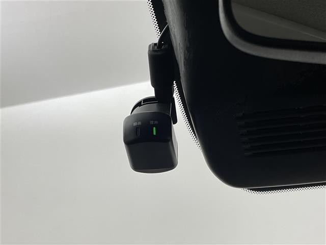 ノート X 純正9インチナビ バックカメラ ビルトインETC ドライブレコーダー インテリジェントエマージェンシーブレーキ ステアリングスイッチ プッシュスタート スマートキー オートマチックハイビーム 地デジ(8枚目)