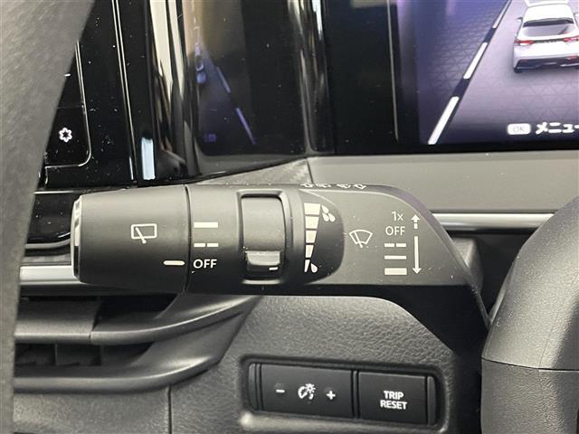 ノート X 純正9インチナビ バックカメラ ビルトインETC ドライブレコーダー インテリジェントエマージェンシーブレーキ ステアリングスイッチ プッシュスタート スマートキー オートマチックハイビーム 地デジ(11枚目)