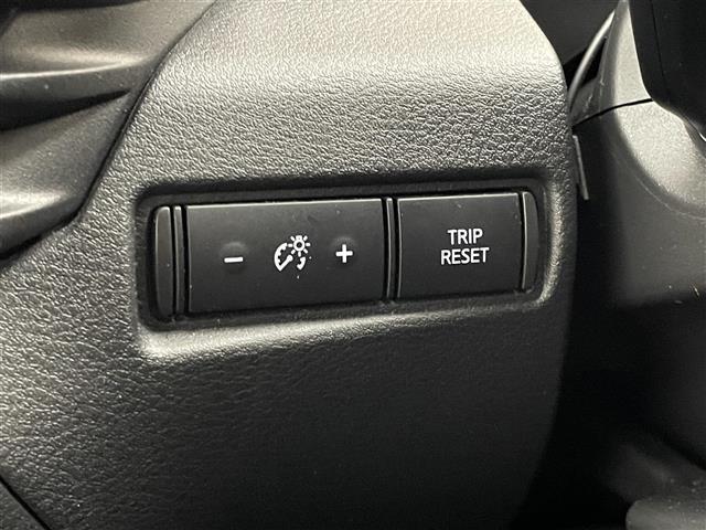 ノート X 純正9インチナビ バックカメラ ビルトインETC ドライブレコーダー インテリジェントエマージェンシーブレーキ ステアリングスイッチ プッシュスタート スマートキー オートマチックハイビーム 地デジ(17枚目)