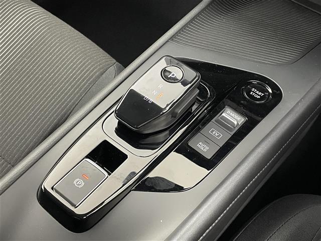 ノート X 純正9インチナビ バックカメラ ビルトインETC ドライブレコーダー インテリジェントエマージェンシーブレーキ ステアリングスイッチ プッシュスタート スマートキー オートマチックハイビーム 地デジ(24枚目)