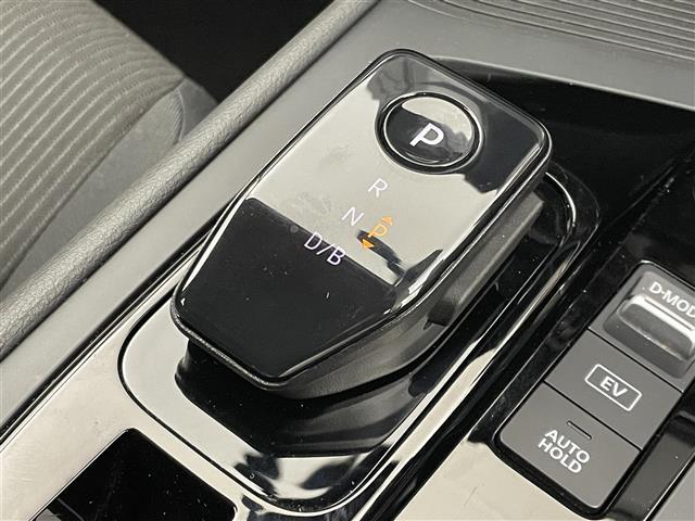 ノート X 純正9インチナビ バックカメラ ビルトインETC ドライブレコーダー インテリジェントエマージェンシーブレーキ ステアリングスイッチ プッシュスタート スマートキー オートマチックハイビーム 地デジ(25枚目)