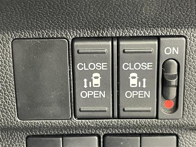 フリード G・ホンダセンシング 社外ナビ バックカメラ ビルトインETC ドライブレコーダー ホンダセンシング アダプティブクルーズコントロール ステアリングスイッチ 純正アルミホイール スマートキー オートライト LED TV(17枚目)