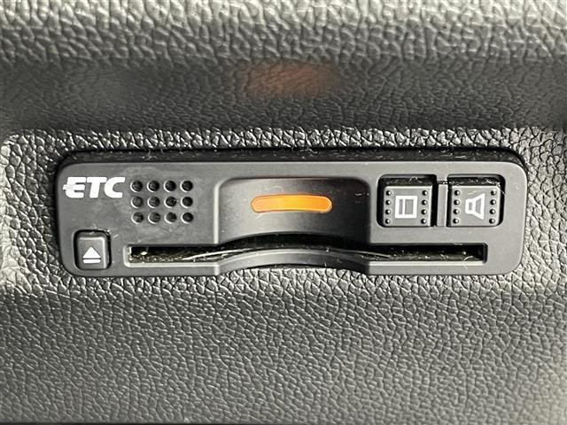 フリード G・ホンダセンシング 社外ナビ バックカメラ ビルトインETC ドライブレコーダー ホンダセンシング アダプティブクルーズコントロール ステアリングスイッチ 純正アルミホイール スマートキー オートライト LED TV(19枚目)