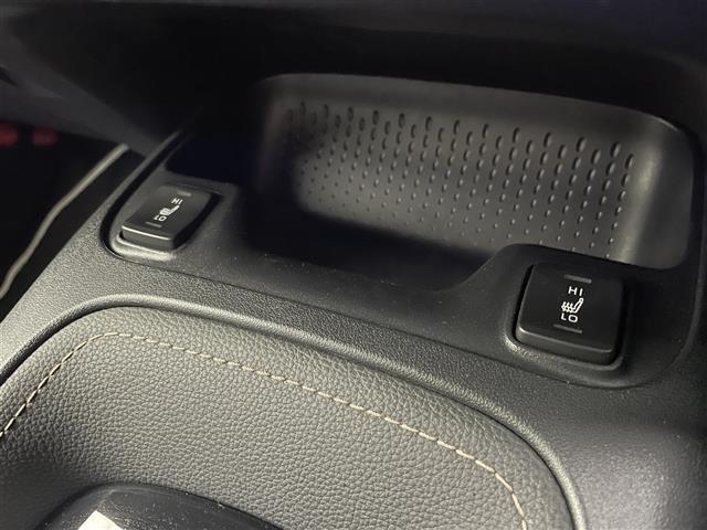 カローラツーリング ハイブリッド　ダブルバイビー　純正１０．５インチディスプレイオーディオ　バックカメラ　ＢＳＭ　ビルトインＥＴＣ２．０　レーダークルーズコントロール　セーフティセンス　シートヒーター　ステアリングヒーター　オートハイビーム　ＬＥＤ（17枚目）