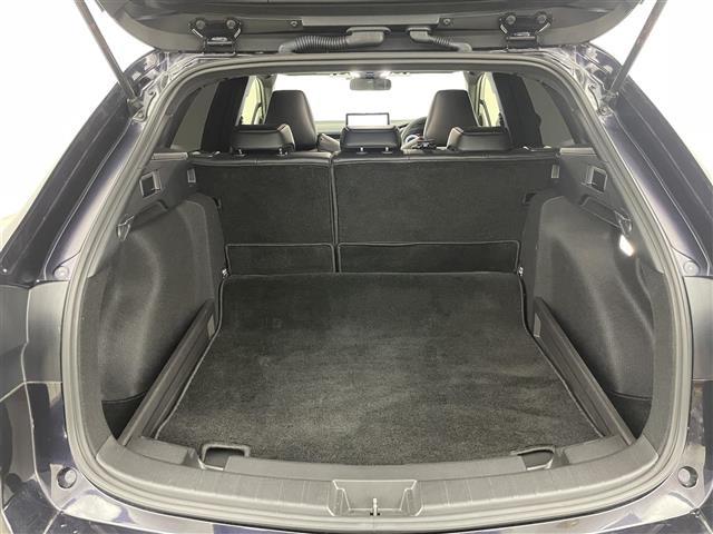 カローラツーリング ハイブリッド　ダブルバイビー　純正１０．５インチディスプレイオーディオ　バックカメラ　ＢＳＭ　ビルトインＥＴＣ２．０　レーダークルーズコントロール　セーフティセンス　シートヒーター　ステアリングヒーター　オートハイビーム　ＬＥＤ（31枚目）