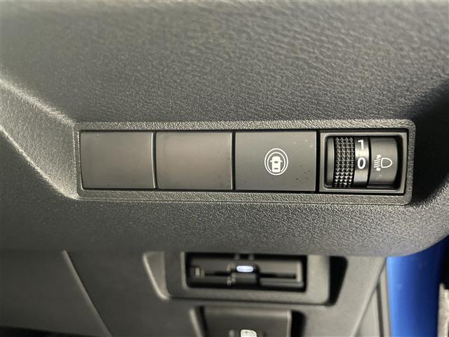 ノート X 純正9型ナビ Bカメラ エマージェンシーブレーキ レーンキープ クリアランスソアナー ドライブレコーダー オートライト ETC 純正フロアマット 電動格納ミラー 純正WCP 地デジTV スマートキー(12枚目)