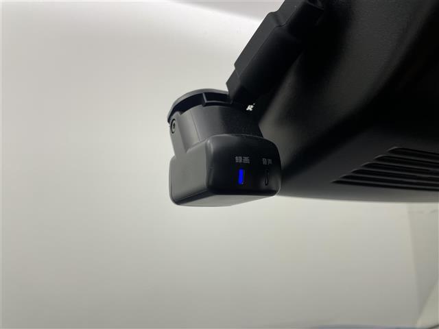 ノート X 純正9型ナビ Bカメラ エマージェンシーブレーキ レーンキープ クリアランスソアナー ドライブレコーダー オートライト ETC 純正フロアマット 電動格納ミラー 純正WCP 地デジTV スマートキー(21枚目)