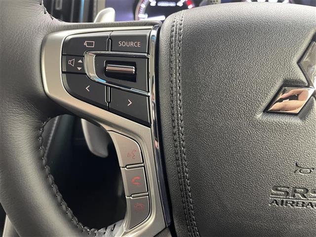 デリカＤ：５ ブラックエディション　ＡＬＰＩＮＥ１１インチナビ　マルチアラウンドモニター　ＢＳＭ　黒レザー　ｅアシスト　レーダークルーズコントロール　シートヒーター　ＨＤＭＩ　ステアリングヒーター　純正アルミホイール　オートライト　ＴＶ（10枚目）